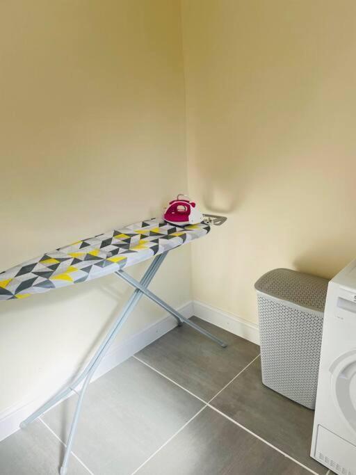 Superb And Comfortable 3Bd Home In Dagenham Exterior photo